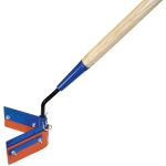 Kraft Tool Asphalt Crack Squeegee V-Shaped Reversible